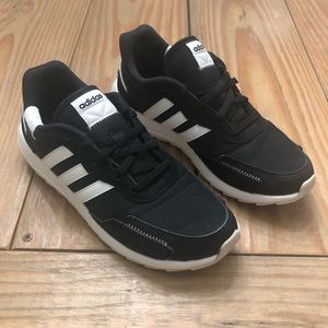 Womens Size 8 Adidas Retro Run
